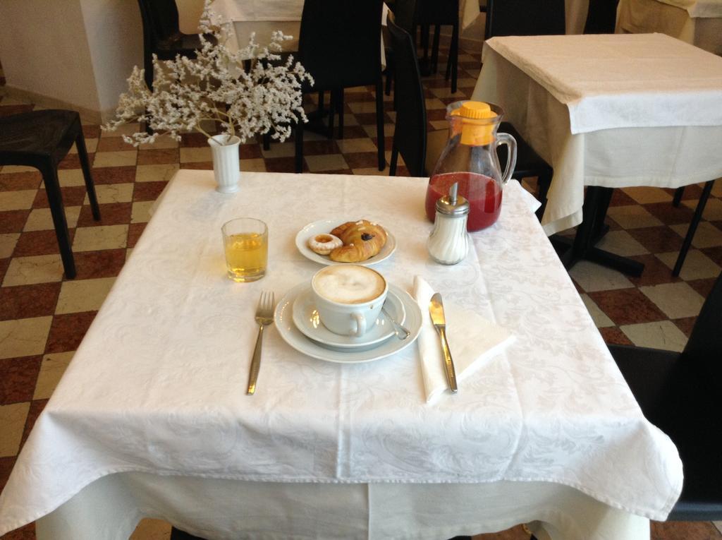 Albergo Giugni Prato  Dış mekan fotoğraf